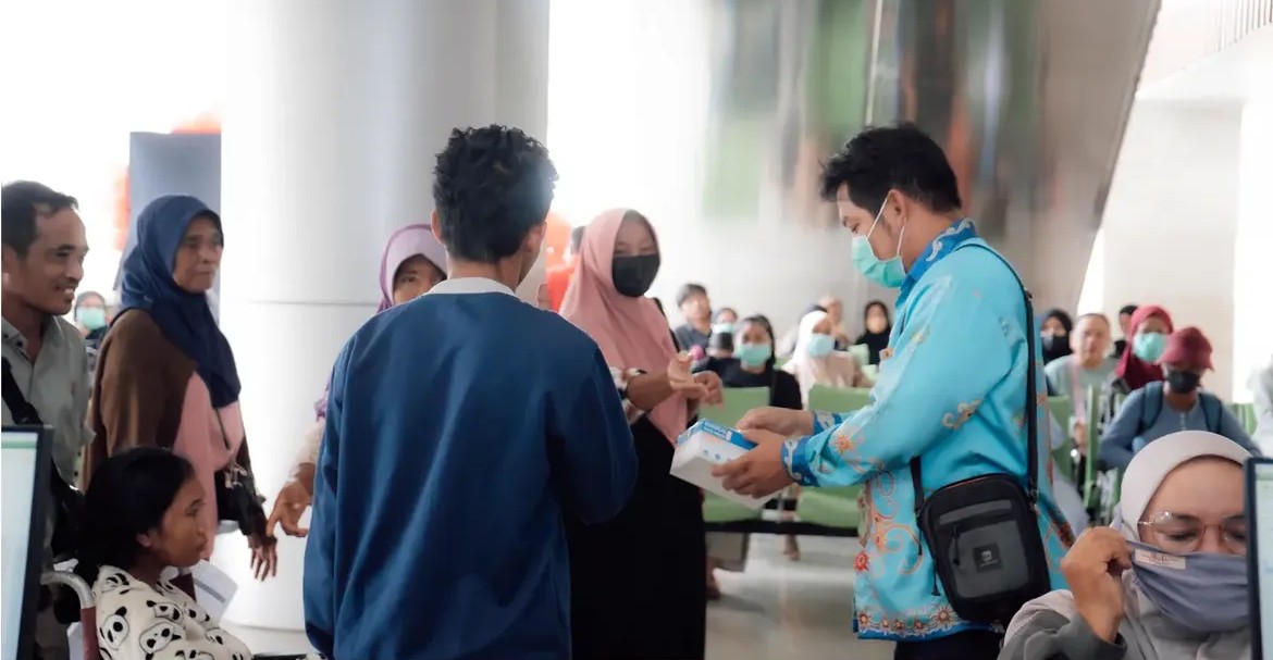 RSUD Hanau Peduli Kabut Asap, Bagikan Masker Gratis untuk Lindungi Masyarakat